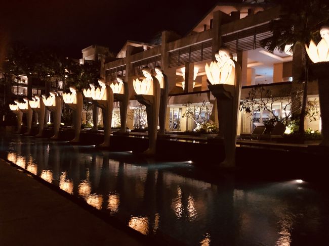 ライトアップ☆<br />(コートヤードプール)