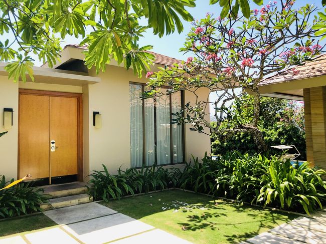 お部屋の建物と玄関