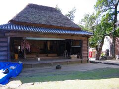 春日神社の向かいにある農村歌舞伎舞台。