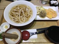 UkiUki でおうどんと天ぷらー日本食美味しい( ´∀｀)