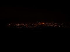 夜のサンクトぺテルブルク上空