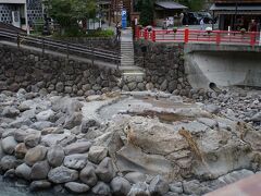 独鈷の湯♪　独鈷の湯♪

屋根がないとただの岩場（笑）