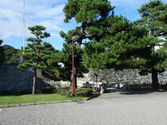 徳島駅で時間があったので、徳島城を観光。
石垣なんかは残っていた。