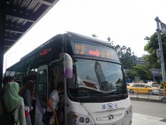 台北駅までＭＲＴで１駅戻り台北バスステーションへ。
今日はここからバスで野柳へ向かいます。

グーグルマップで経路を探索。
バスで約１時間３０分　９８元。悠遊カード使えます。
バスの本数も多くとても便利です。