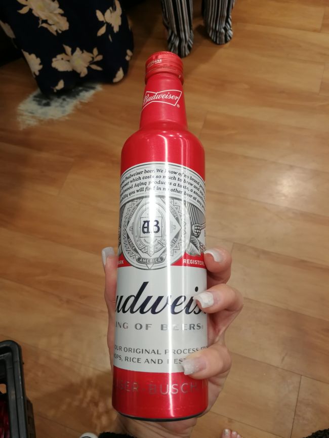 バドワイザー　なんかレトロで可愛い！！<br />