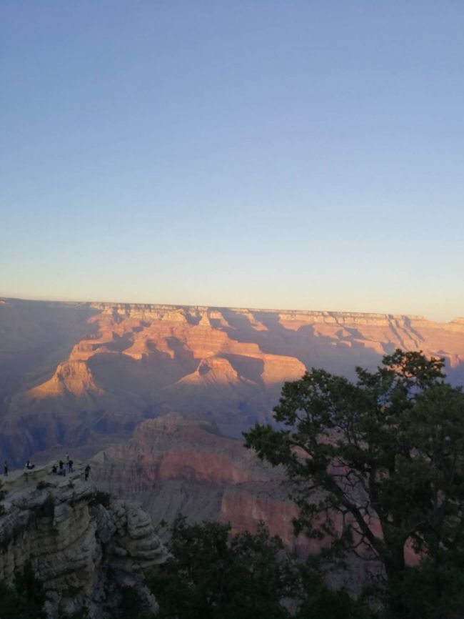 " GRAND　CANYON "<br /><br />人生観変わるくらい言われてきたけど、特に変わりませんでしたｗ<br /><br />フッツ―に渓谷でした。<br /><br />綺麗だったので　もちろん来てよかったです。