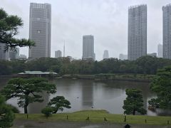 お伝い橋、小の字島の向こうに中島の御茶屋

1983年に再建され、中でお茶をいただくこともできる