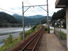 　塩郷駅には9:45に到着しました。帰りは11:17発なので時間はたっぷりあります。