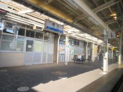 鯖江駅１０時２分着。
鯖江はメガネ産地として知られています。
