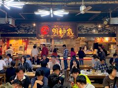 行列ができていたので、
明神丸でカツオのたたきを購入。