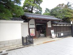 更に少し歩いたところにある「旧齋藤家別邸」。新潟三大財閥斎藤家の別邸で、大正時代に迎賓を目的に建てられたのだそうだ。ここは有料で公開されているが、この日はお茶会の為に一般客は入れなかった。