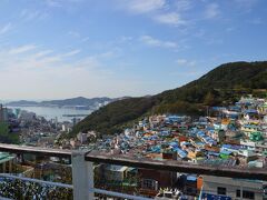 甘川文化村へ地下鉄１号線のチャガルチ駅からマウルバスで行きました。