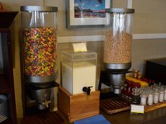 朝食は今朝もシリアルを！
最終日は「ザ・ベランダ」を利用するつもりなので、ラウンジでの朝食はこれが最後です。
毎日健康朝食をありがとう！！