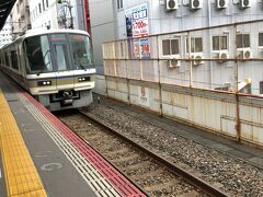 　新今宮駅で大阪環状線に乗り換えます。
