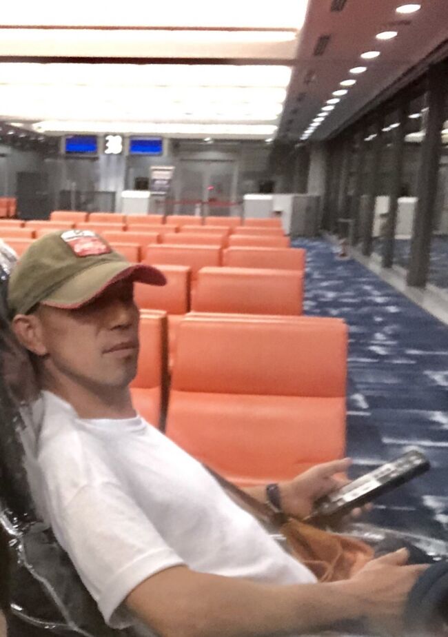 父さんです。マッサージチェアでここまでの疲れを癒してます（笑）広島から新幹線とJRでの移動で結構疲れてしまいます。