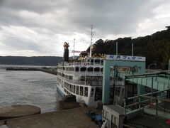 桜島フェリー港。台風の予告も（幸いにも）外れて、無事島に到着することができました。