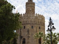 黄金の塔オロ・タワーTorre del Oro 

12角形の塔で、かつては検問や防衛の役割

1220年に建てられ、当初は金色の陶器パネルで覆われていたことが名前の由来

現在、内部は海洋博物館になっている