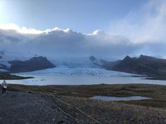 ヨークルスアゥルロゥン氷河湖からヴィーク方面に帰る際に、来る時から車が入って行く道があり、どうやらそこも氷河湖みたいで寄ってみました。そしたらこれが大当たり