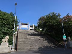 この階段を上ったところが寿山の展望台です。