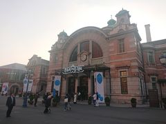 梨泰院から明洞に戻ろうかと思う途中・・・地下鉄でソウルを通るので、ついでにロッテマートに寄ることにしました
地下鉄から地上へ出てみるとソウル駅を間近で始めてみました