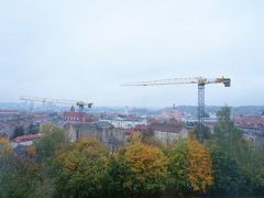 朝のヴィリニュス。
生憎の雨模様ですが、天気予報では午後から天候は回復するとのことで一安心。

晴れていたら夜明けと共に気球が飛ぶのを見ることができるそうです。