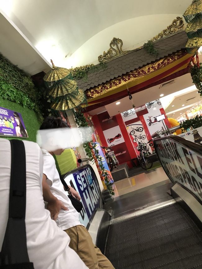 帰路は渋滞も少なく、またカルフールに行ってもらいました