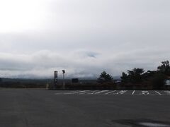 ２日目
精進湖畔の駐車場から　富士山はほとんど見えません