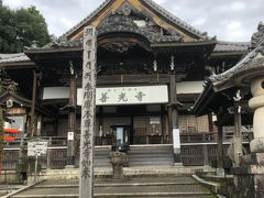 伊奈波神社の麓にある善光寺。武田信玄が亡くなった後、織田信長により本尊が移され創建されました。