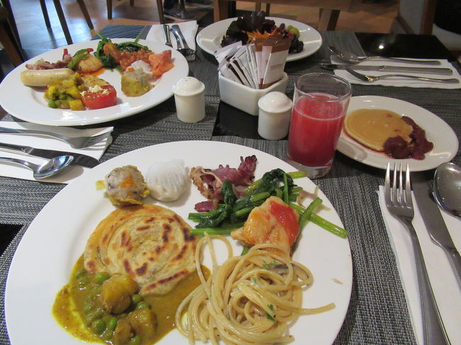 こんな感じで頂きました。<br />口コミ通り朝食の場所はそんなに広くないけど、この日はそんなに混んでなかったので、余裕で座れた。