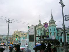 まるで教会のような建物のベラルスカヤ駅。