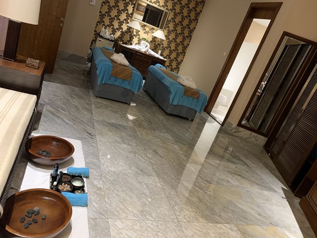 カップルスパ。それぞれ2時間受けて、2300000Rp！意外と手の出せる金額！