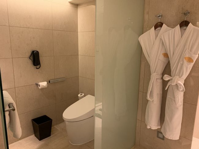 トイレ2(2つある)