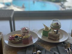 1日目。
マレーシア航空で成田→クアラルンプール→デンパサールに到着。
ホテルはクタにあるシェラトン・バリ・クタ・リゾートです。
着いてすぐラウンジでのアフタヌーンティー。