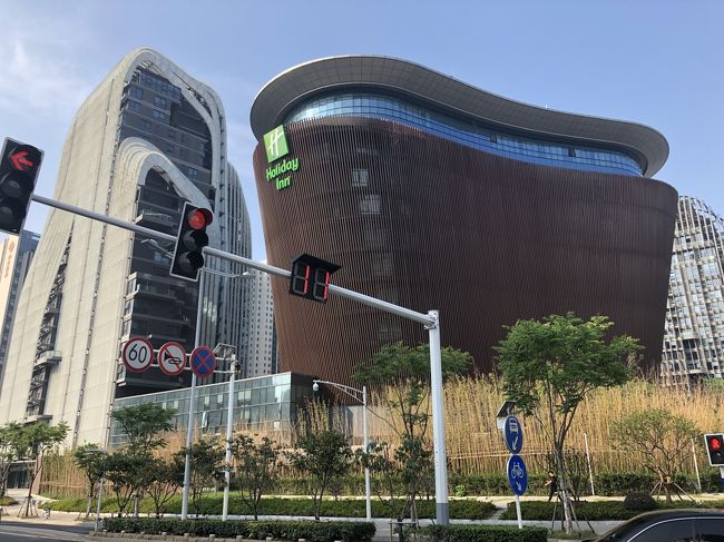 南京南駅周辺。基本オフィス街？<br />なのかなと思いました。オフィスやホテルも<br />お洒落な感じでした。