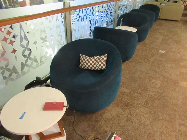 この後19時にチェックインして荷物を預けて出国。<br />そんなに混んでなかったのであっという間にラウンジまで行くことができた。<br />ガルーダのラウンジ