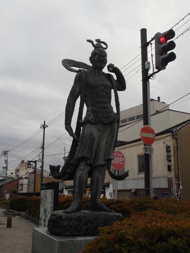 大仏の目の前にあった像（名前はわかりませんでした）。