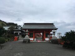 太平洋に突き出した鵜戸崎岬に鎮座する鵜戸神宮