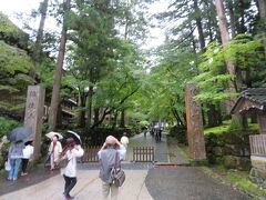 お店の車で永平寺の門まで送ってくれます。
ちょっとした登り坂なので便利。