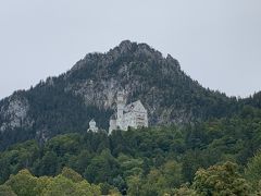 おー！！ノイシュヴァンシュタイン城が遠くに見えた！！！
山越えたらスイスなんですってー！きゃー！！
