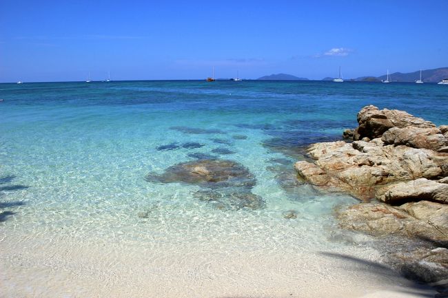 ☆Sunset Beach View @ Koh Lipe Thai<br /><br />海の色の濃い部分は珊瑚礁なのでスノーケリングも楽しめます。