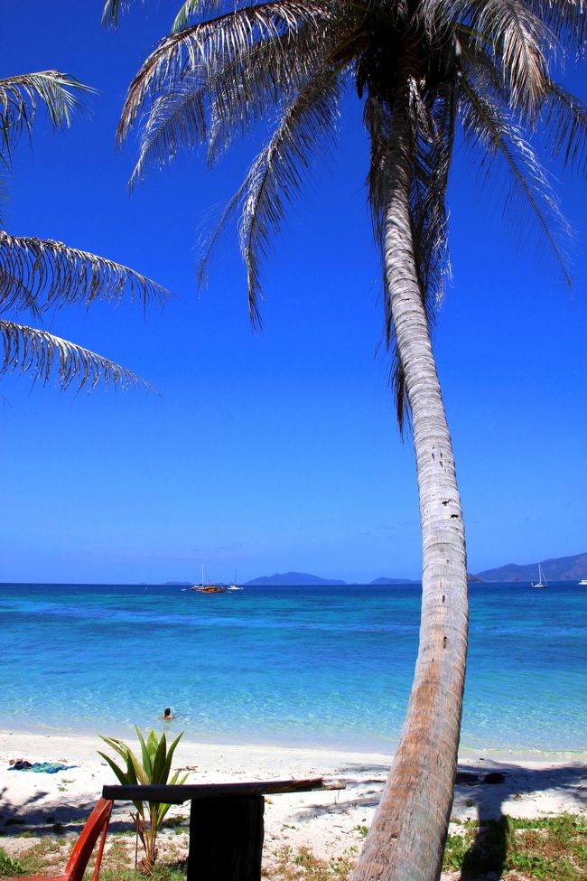 ☆Sunset Beach View @ Koh Lipe Thai<br /><br />焼きすぎはもちろん良くありませんが<br />最近の研究では紫外線を全く浴びないのも良くないんだとか。<br />ま、それは日本の日常生活のことで<br />やはり南国では日焼け止めをするに限ります。