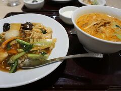 手続きも完了してやっとお昼ご飯
謝朋殿　坦々麺＆五目かけ飯
ボリュームたっぷり(^^♪