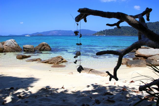 ☆Mia Luna Beach View @ Koh Lipe Thai<br /><br />今は訪れる人は稀なMia Luna Beachですが<br />そこかしこにかつての賑わいの証が・・・