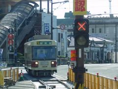 2019.10.14　石橋ゆき普通列車車内
メディカルセンターは市民病院のまんまであった。当駅から単線運転を行うが、１閉塞なので進入可／不可の２択である。