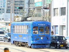 2019.10.14　長崎駅前
長崎駅前に戻り、しばり“撮り鉄”。某デザイナーによって貴重な旧型車を全否定してカフェや幼稚園のようにリニューアルされるケースが全国的に後を絶たない。