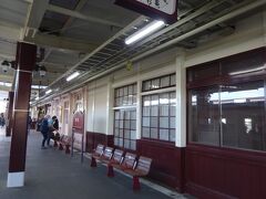 日光驛という表示が似合うクラシカルな駅舎