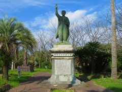 その奥にある天草四郎公園（https://www.t-island.jp/p/spot/detail/141）内の天草四郎之墓にやってきた。