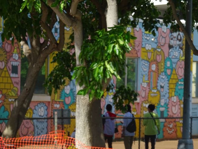 有名なカラフルモンスターも遠く見えました。