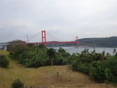 のんびりしてから北上します。
平戸大橋を渡り、平戸島に入りました。