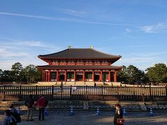 奈良町をぐぐぐっと周った後。
興福寺にやってきました。
ここは外観を拝むだけです。